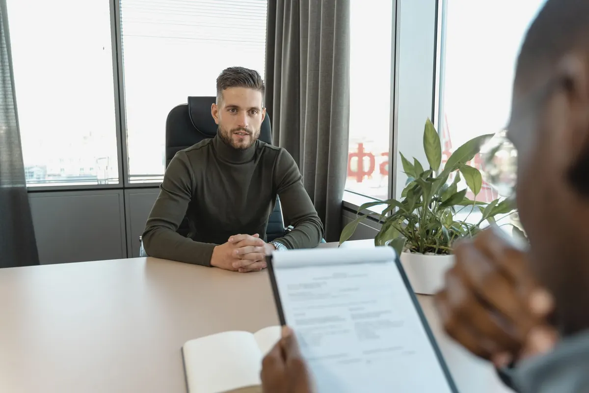 Police Officer Interview Questions: 12 Common Questions and Model Answers